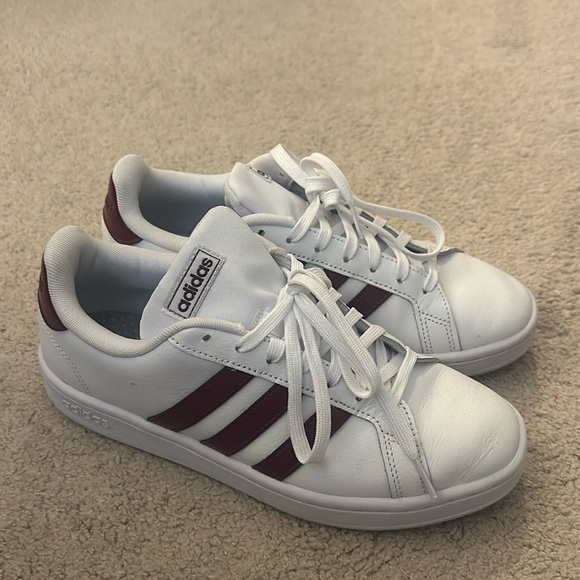 Adidas Burgundy Stripe Cloudfoam sneakers - Picture 2 of 8
